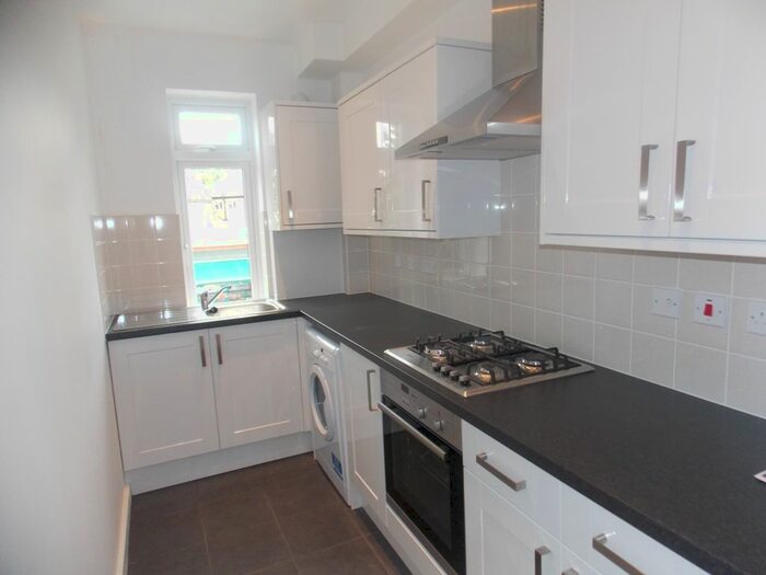 1 Bedroom Flat To Rent In Jubilee Parade, Snakes Lane East, London, IG8