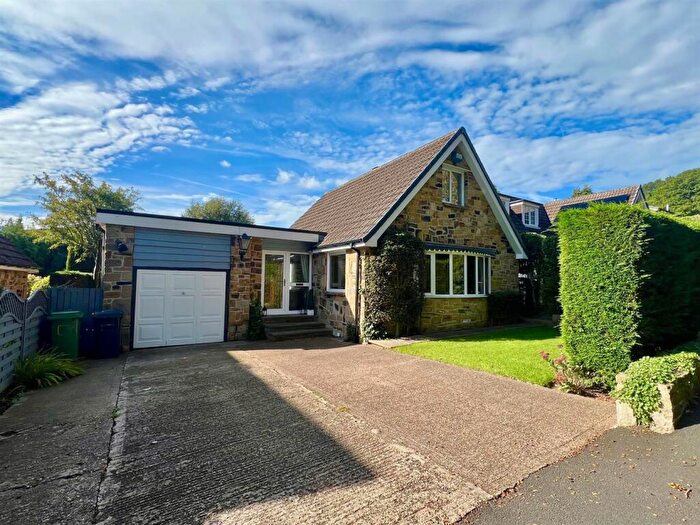 2 Bedroom Detached House For Sale In Butternab Road, Beaumont Park, Huddersfield, HD4