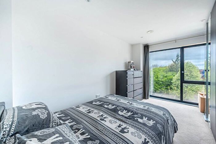 1 Bedroom Flat For Sale In Alexandra Avenue, Rayners Lane, Harrow, HA2