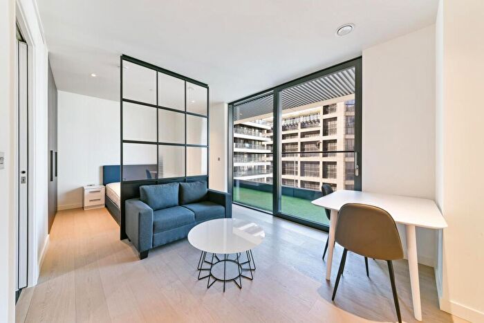 Apartment To Rent In Bagshaw Building, Wardian, Canary Wharf, London, E14