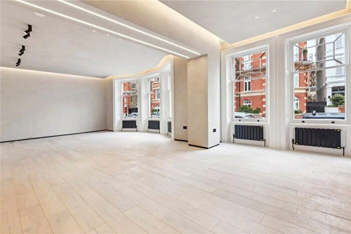 4 Bedroom Flat For Sale In Wynnstay Gardens, Wynnstay Gardens, Kensington, W8