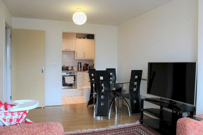 2 Bedroom Flat To Rent In Woolridge Close, Bedfont Road, Feltham TW14