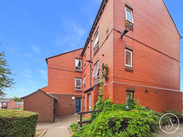 1 Bedroom Flat To Rent In Hall Court, Sholebroke Avenue, Leeds, LS7