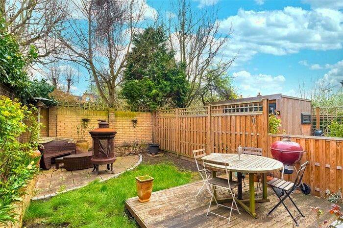 2 Bedroom Flat To Rent In Burlington House, Wandle Road, London, SW17