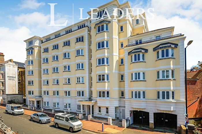 3 Bedroom Apartment To Rent In The Mansions, BN21