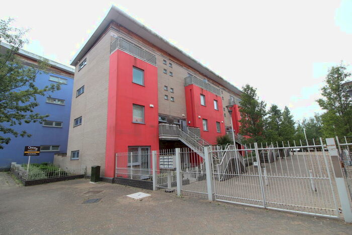 2 Bedroom Maisonette To Rent In Cubitt Way, Woodston, Peterborough, PE2