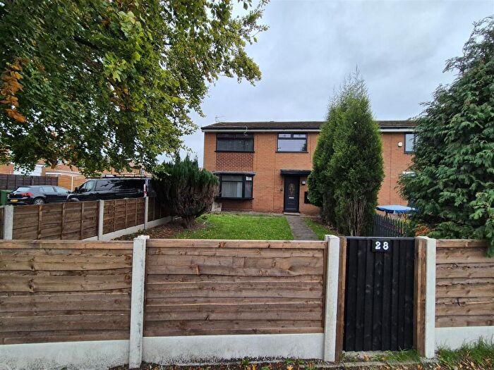 3 Bedroom End Of Terrace House To Rent In Capesthorne Walk, Denton, Manchester, M34