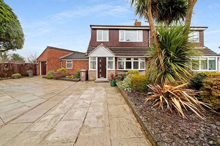 3 Bedroom Semi Detached House For Sale In Peebles Close, Ashton-In-Makerfield, WN4