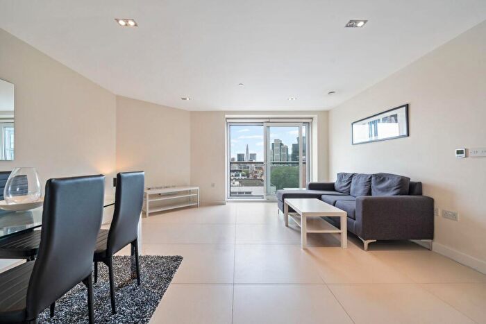 1 Bedroom Apartment For Sale In Bezier Apartments, City Road, EC1Y