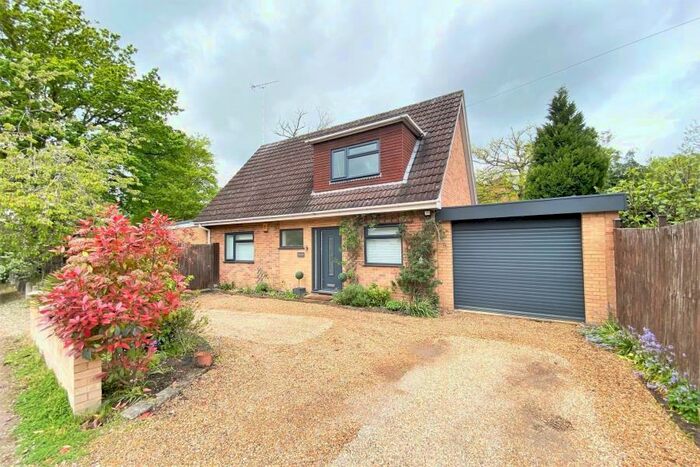 4 Bedroom Detached House To Rent In Woking, GU22