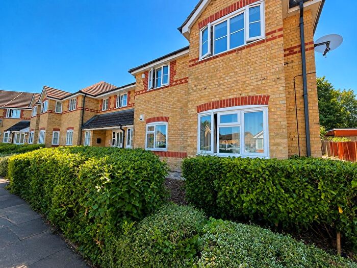 1 Bedroom Flat For Sale In Larkspur Gardens, Luton, Bedfordshire, LU4