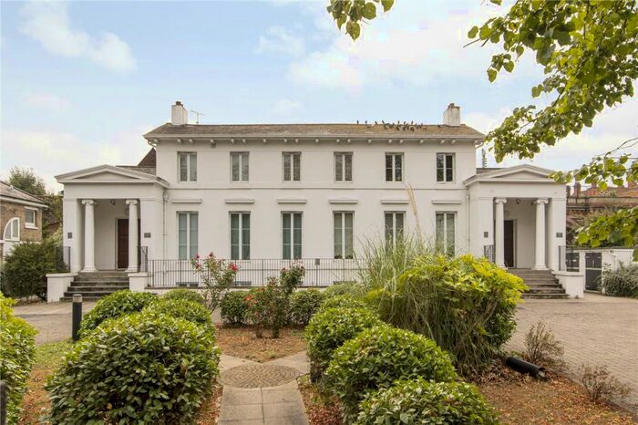 2 Bedroom Apartment To Rent In Norwood Road, London, SE24