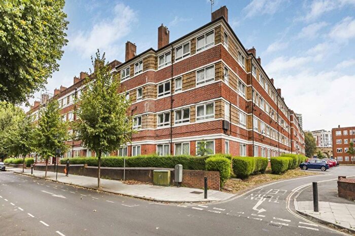 2 Bedroom Flat To Rent In Neckinger Estate, London, SE16