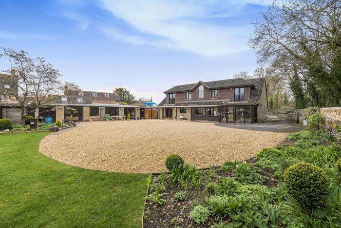6 Bedroom Detached House For Sale In Chesterton, Bicester, OX26