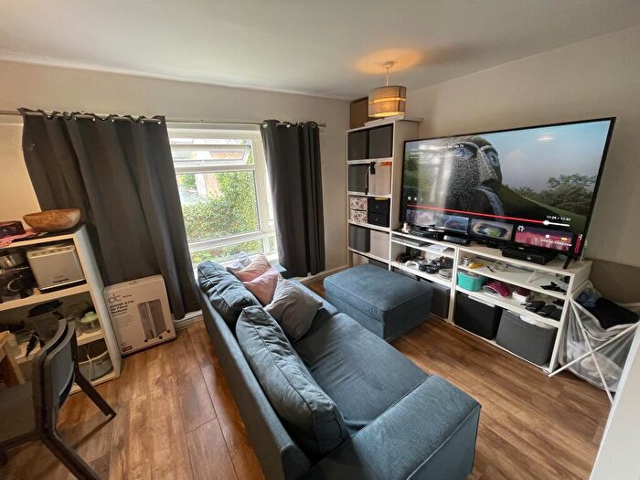 Studio To Rent In Forfield Place, Leamington, CV31