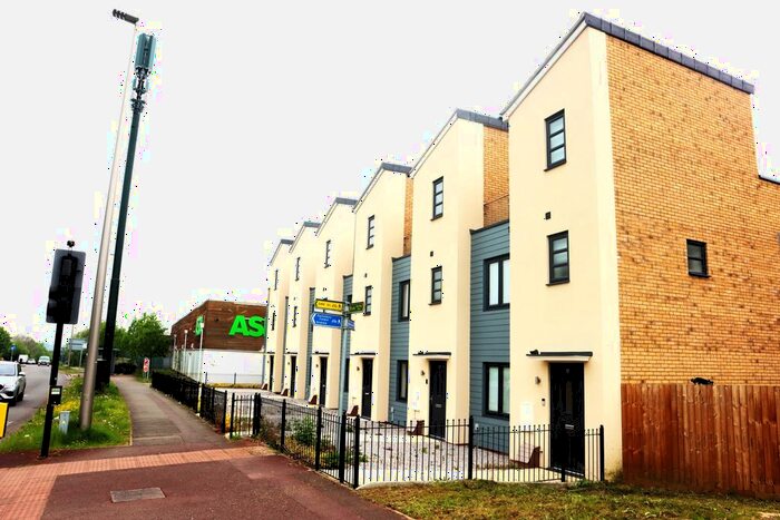 2 Bedroom End Of Terrace House To Rent In Selkirk Drive, Oakridge Park, Milton Keynes, MK14