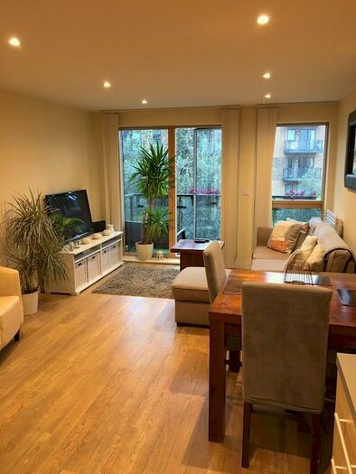 2 Bedroom Flat To Rent In Durnsford Road, London, SW19