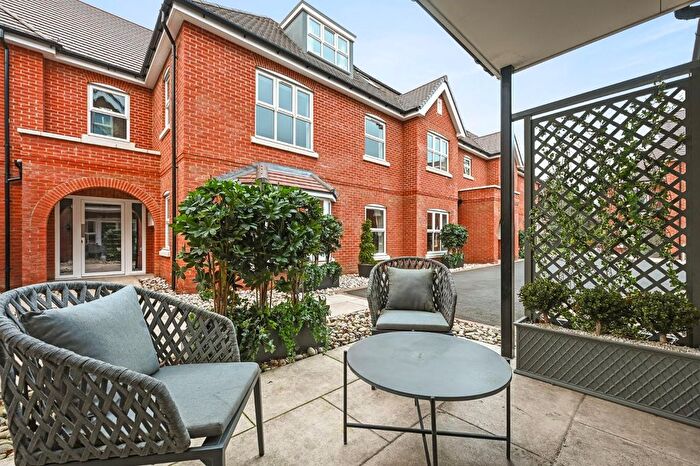 2 Bedroom Flat For Sale In Meadow Court, Iver, SL0