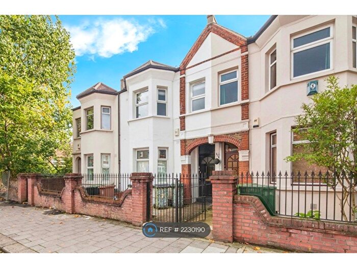 2 Bedroom Flat To Rent In Honor Oak Park, London, SE23