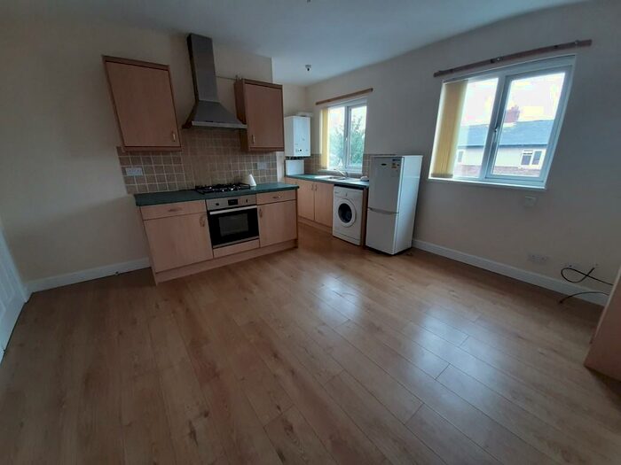1 Bedroom Flat To Rent In Princess Avenue, Stainforth, DN7