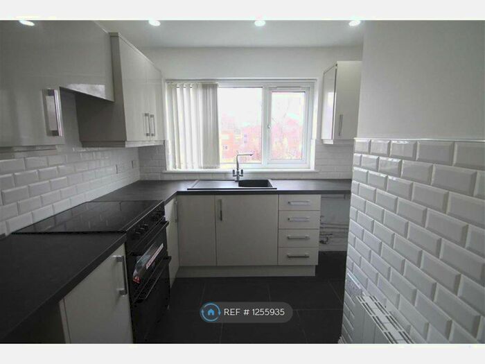 1 Bedroom Flat To Rent In Monton Road, Eccles, Manchester M30