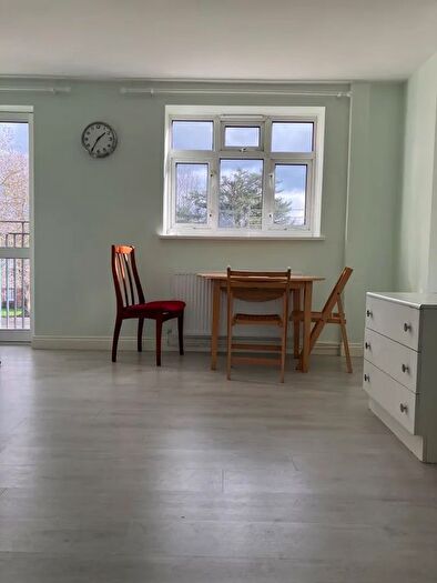 Studio To Rent In London Road, Mitcham, CR4