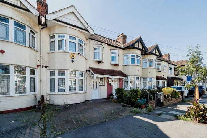 3 Bedroom Terraced House To Rent In Lynn Road, IG2