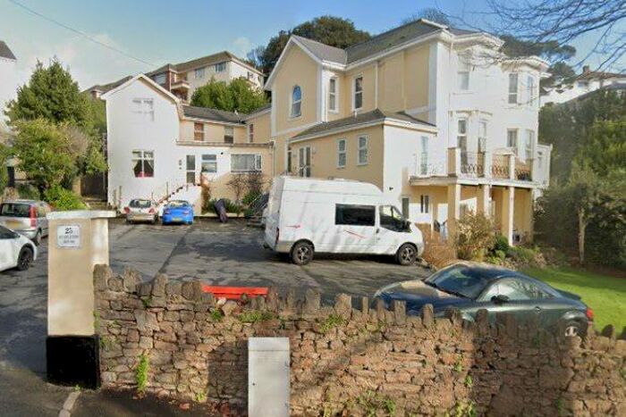 1 Bedroom Flat To Rent In Thurlow Road, Torquay, TQ1