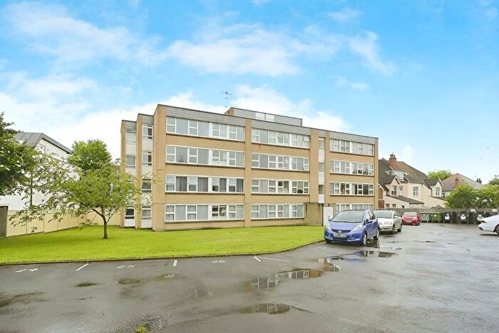 1 Bedroom Apartment For Sale In Wilbury Avenue, Hove, BN3