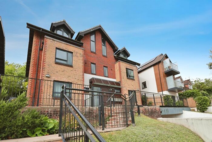2 Bedroom Flat For Sale In Kingsmead Road, High Wycombe, HP11