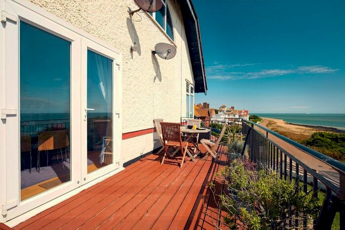 2 Bedroom Flat To Rent In Cliff Promenade, Broadstairs, CT10
