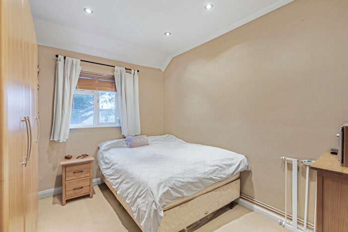 3 Bedroom Terraced House For Sale In Kingsholm Gardens, Eltham, SE9