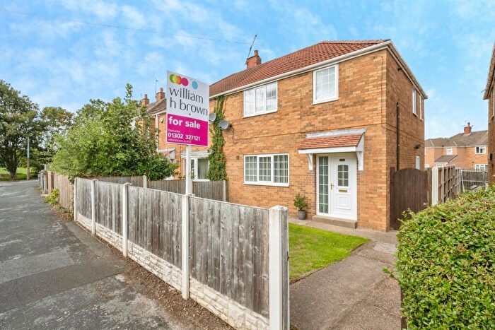 3 Bedroom Semi Detached House For Sale In Shakespeare Avenue, Campsall, Doncaster, DN6