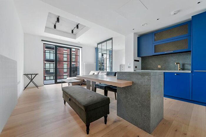 Flat For Sale In Rendel House, Goodluck Hope Walk, London, E14