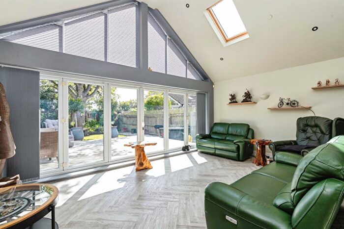 3 Bedroom Detached Bungalow For Sale In Kinson Road, Bournemouth, BH10
