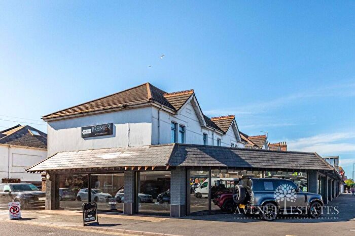 2 Bedroom Apartment For Sale In Holdenhurst Road, Bournemouth, Dorset, BH8