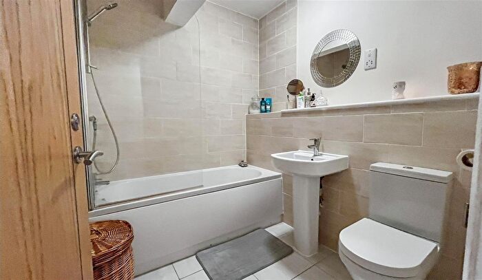 1 Bedroom Flat For Sale In Moor Green Lane, Moseley, B13