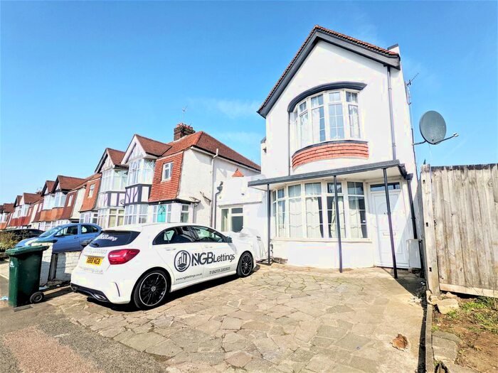 2 Bedroom Flat To Rent In Old Shoreham Road, Hove, BN3