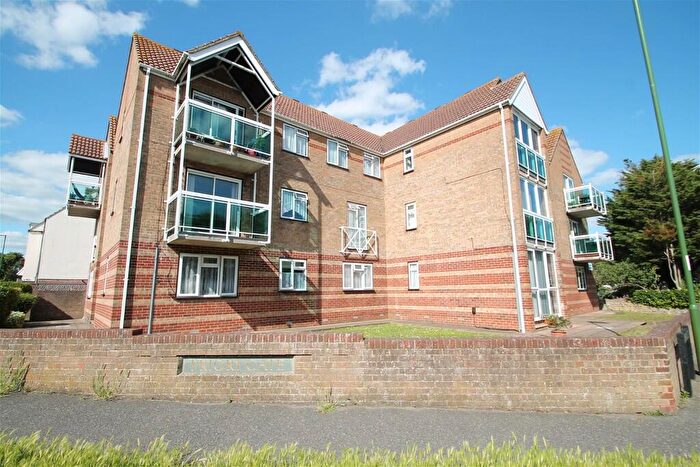 1 Bedroom Flat To Rent In North Road, Lancing, BN15