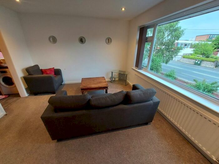 1 Bedroom Flat To Rent In Albert Road, Cheadle, SK8