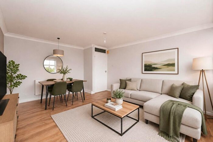 1 Bedroom Flat For Sale In St. Stephen`s Close, Canterbury, CT2