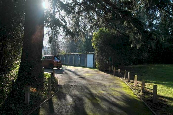 2 Bedroom Apartment To Rent In The Mount, South Croydon, CR2