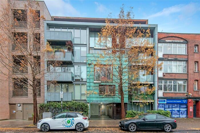 2 Bedroom Flat To Rent In Lever Street, London, EC1V