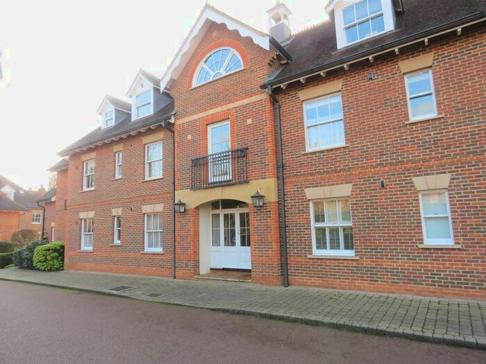 2 Bedroom Flat To Rent In Wethered Park, Marlow, SL7