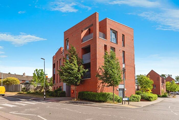 1 Bedroom Apartment For Sale In The Ridgeway, Hertford, SG14