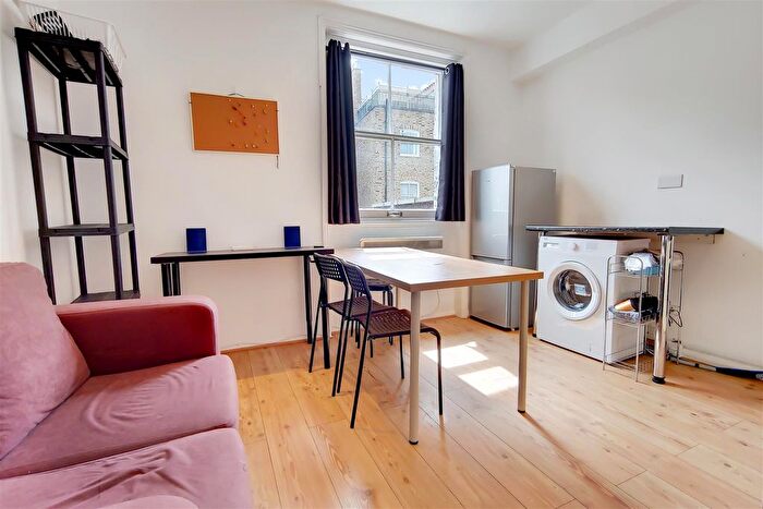 2 Bedroom Flat To Rent In Collingham Place, Earls Court, SW5