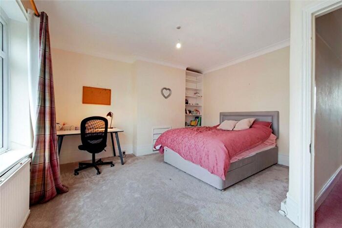 4 Bedroom Terraced House To Rent In Sandringham Road, Golders Hill Park, NW11