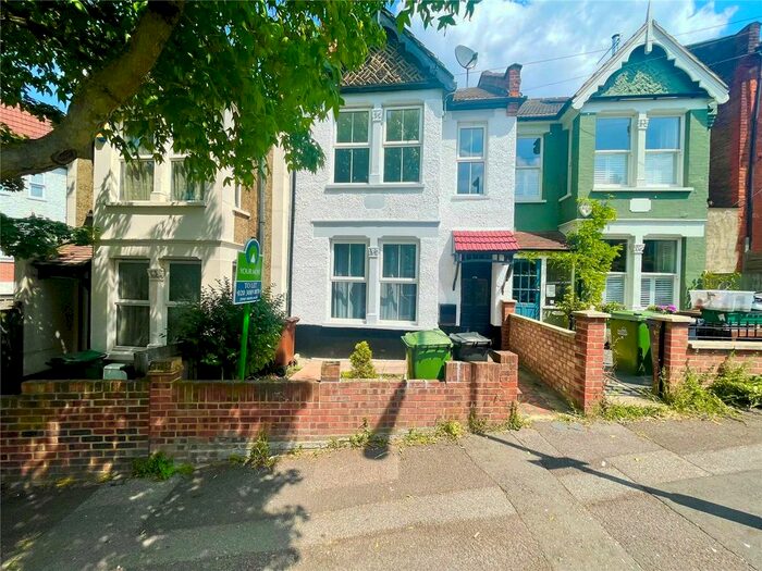 3 Bedroom Detached House To Rent In Howard Road, Walthamstow, London, E17