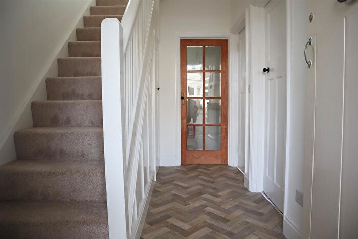 3 Bedroom Property To Rent In Old Street, Clevedon, BS21