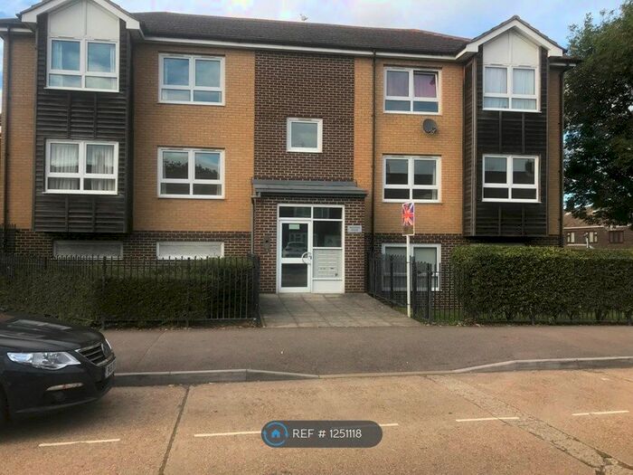 1 Bedroom Flat To Rent In Cherrydown West, Basildon SS16